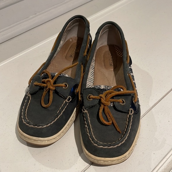 Sperry size 6.5 boat shoes - Picture 2 of 3